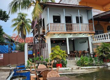 guatemala/flores/restaurant/letras-peten