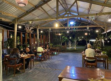 vietnam/phu-quoc/restaurant/bar-huu-le