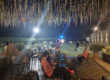 india/gujarat/restaurant/funpoint-garden-restaurant