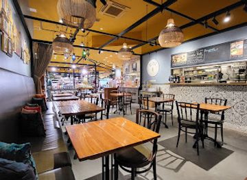 japan/okinawa/restaurant/bali-noon-bali-moon