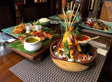 egypt/cairo/restaurant/birdcage