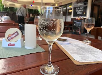 hungary/sopron-wine-region/restaurant/rupprecht-borozo