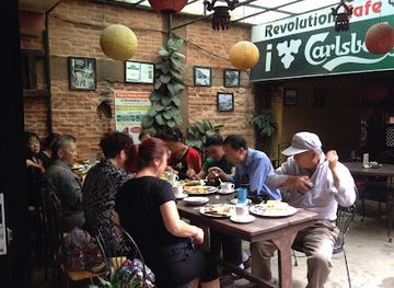 nepal/makalu-base-camp/restaurant/revolution-cafe