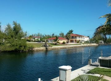 the-bahamas/grand-bahama-island/restaurant/madkap-restaurant-bar