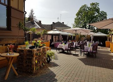 ukraine/lutsk/restaurant/bazylik