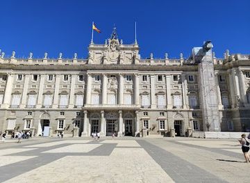 spain/madrid/retiro/restaurant/royal-palace-of-madrid