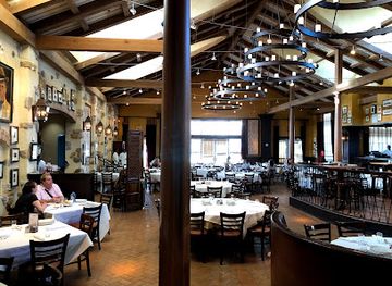 the-bahamas/nassau-and-paradise-island/restaurant/carmine-s