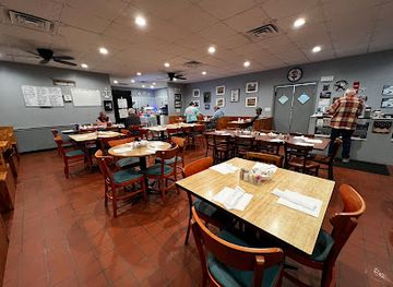north-carolina/albemarle-pamlico-peninsula/restaurant/charlie-s-restaurant