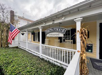 north-carolina/wilmington-area/restaurant/pilot-house-restaurant