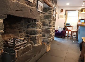 united-kingdom/snowdonia-national-park/bar/cross-foxes-bar-grill-rooms