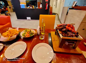 Hebrón Restaurant & Grill