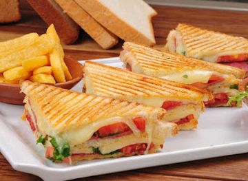 tunisia/tunis/carthage/restaurant/too-much