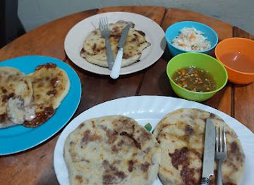 nicaragua/masaya/restaurant/tipico-salvadoreno