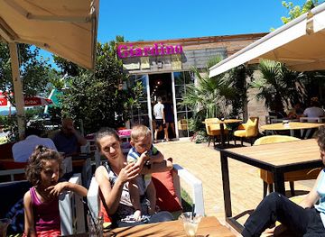 albania/lezhe/restaurant/giardino-della-pace