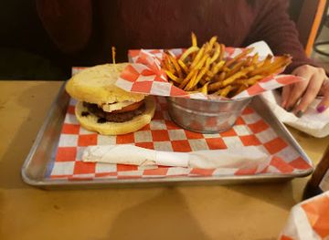 west-virginia/fairmont/restaurant/jag-burger-beer-bowery