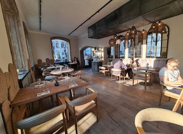 latvia/riga/restaurant/tails-restaurant