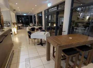 The Rocks Restaurant & Bar