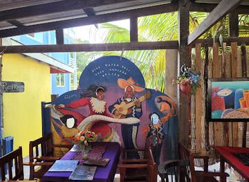 belize/caye-caulker/restaurant/roy-s-blue-water-grill