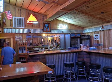 indiana/yellowwood-state-forest/restaurant/trails-end-roadhouse-stonehead-pizza-co