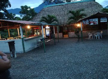 honduras/pico-bonito-national-park/restaurant/caracas-comedor-pico-bonito