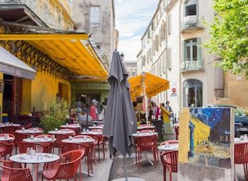 france/avignon/restaurant/le-cafe-van-gogh