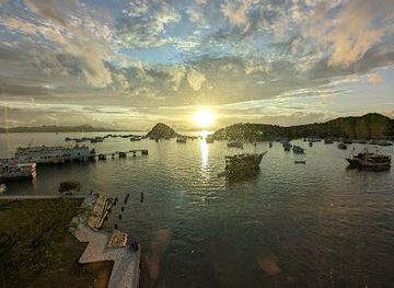 indonesia/komodo-national-park/restaurant/the-bay-restaurant