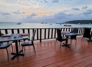 anguilla/shoal-bay-east/restaurant/barrel-stay-beach-front-restaurant