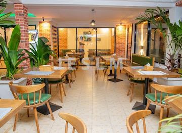 guinea/kindia-region/restaurant/le-slm-restaurant-patisserie-boulangerie