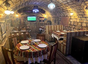 azerbaijan/baku/fountain-square/restaurant/dolma-restaurant