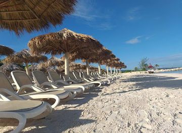 jamaica/dry-harbour-mountains/restaurant/marcia-s-bay-watch-bar-restaurant