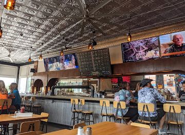 illinois/matthiessen-state-park/restaurant/lodi-tap-house-utica