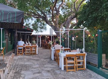 curacao/soto/restaurant/equus