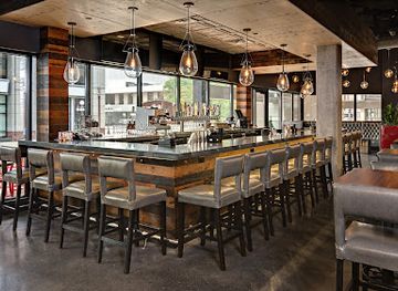 minnesota/saint-paul/lowertown/restaurant/rival-house-sporting-parlour