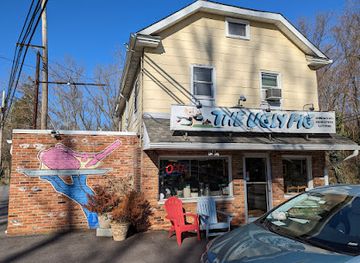 maryland/sandy-point-state-park/restaurant/the-ugly-pig