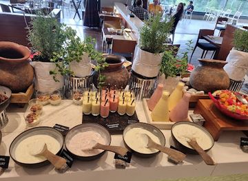 kenya/aberdare-national-park/restaurant/the-larder-restaurant-terrace