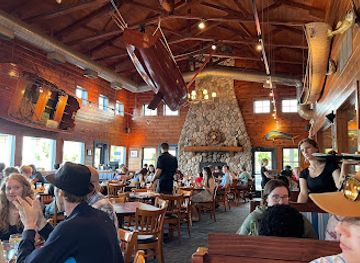 michigan/traverse-city/restaurant/harrington-s-by-the-bay