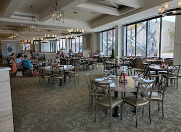 missouri/branson/restaurant/paula-deen-s-family-kitchen