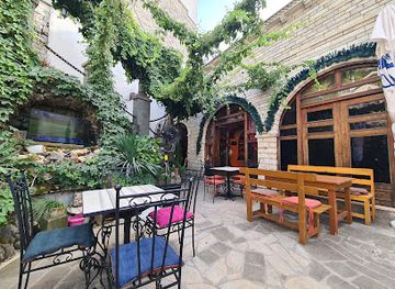 albania/gjirokaster/restaurant/corner-of-bazaar