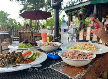 jamaica/montego-bay/restaurant/peppa-s-cool-spot