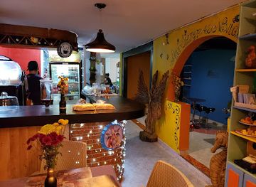 colombia/guatape/restaurant/the-snuggly-duckling