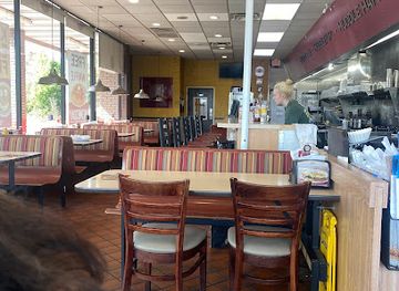 north-carolina/nantahala-national-forest/restaurant/huddle-house