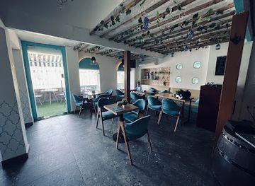 india/delhi/hauz-khas-village/restaurant/bistro-lakeview