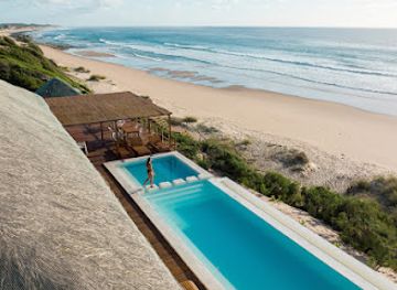 mozambique/tofo-beach/restaurant/kumba-lodge
