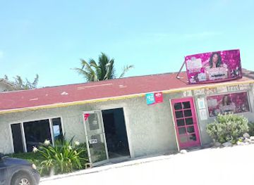 the-bahamas/exuma/restaurant/the-original-three-sisters-bar-restaurant