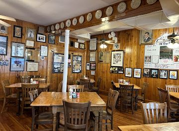 south-carolina/charleston-area-beaches/restaurant/hyman-s-seafood