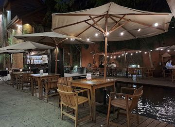 madagascar/isalo-national-park/restaurant/sakamanga-restaurant