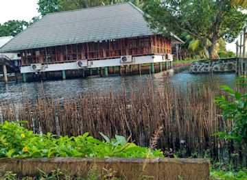 india/kerala-backwaters/restaurant/pearlspot-restaurant