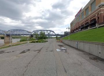 kentucky/newport/restaurant/four-mile-pig