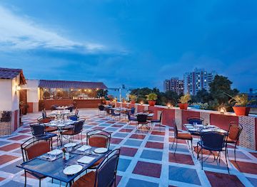 india/lucknow/restaurant/la-place-sarovar-portico-lucknow