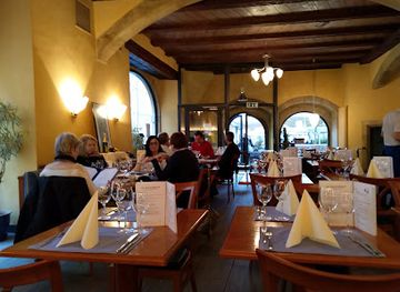 switzerland/neuchatel/restaurant/cafe-des-halles